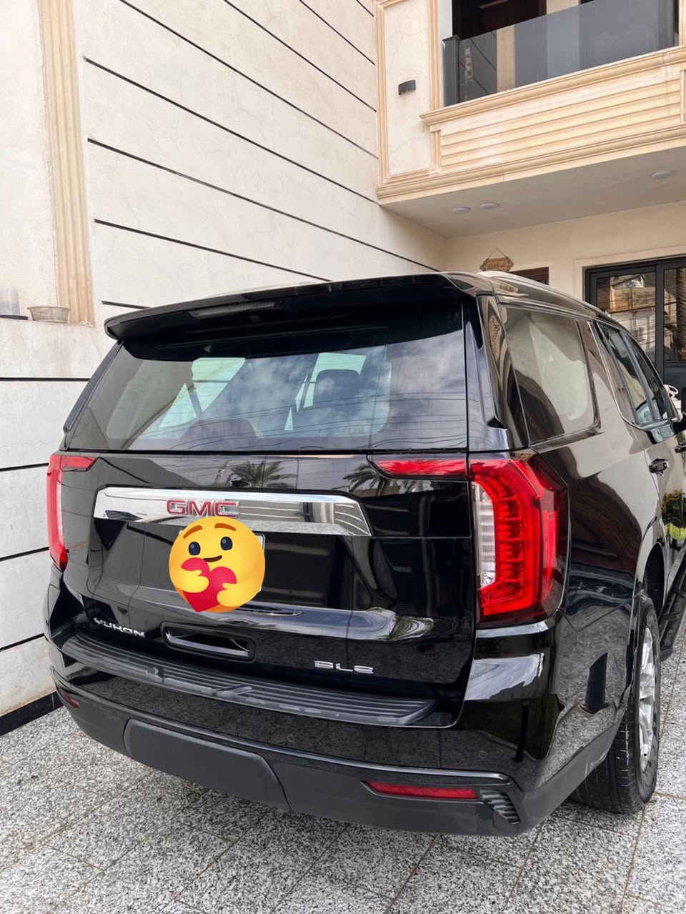 السلام عليكم 
Gmc sle 2023للبيع او المراوسة❗️
السيارة مكفولة كفالة عامة 
كلين تايتل بيها بس بالقمارة اثر طلقة واكع عليها وما مبينة اصلا 
-ماشية 20kmفقط..
مغلفة ppf السيارة //تعتبر بحالة الوكالة برغي ما مفتوح بيها
✅باقي مواصفات الsleمعروفة✅
رايدها ب54500$وبيها مجال ان شاء الله 
مكاني بغداد الزعفرانية ***********
