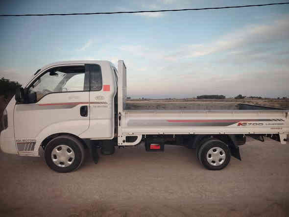 السلام عليكم
كيا بنكو حمل 2700 يعني نثية 2017محرك ٢٧٠٠
خيررررر من الله 
مدوشمه كشنات وارظيه  تخم تايرات   
سيارة كبل للشارع اي نقص مابيه
رقمها واسط   نكليزي   هزه جديده
السيارة  مكفوله كفاله عامه 
السعر ١١٨$     ***********  كير ومحرك كفاله عامه 
سنويه جديده 
تريد تحويل  حاظر 
تريد وكاله  حاظر.   
وبيها مجال شي قليل للطيبين وهذا رقمي ولحد يراسل على الفيس تره ما اعرفله
 مكان السياره بابل الشوملي
