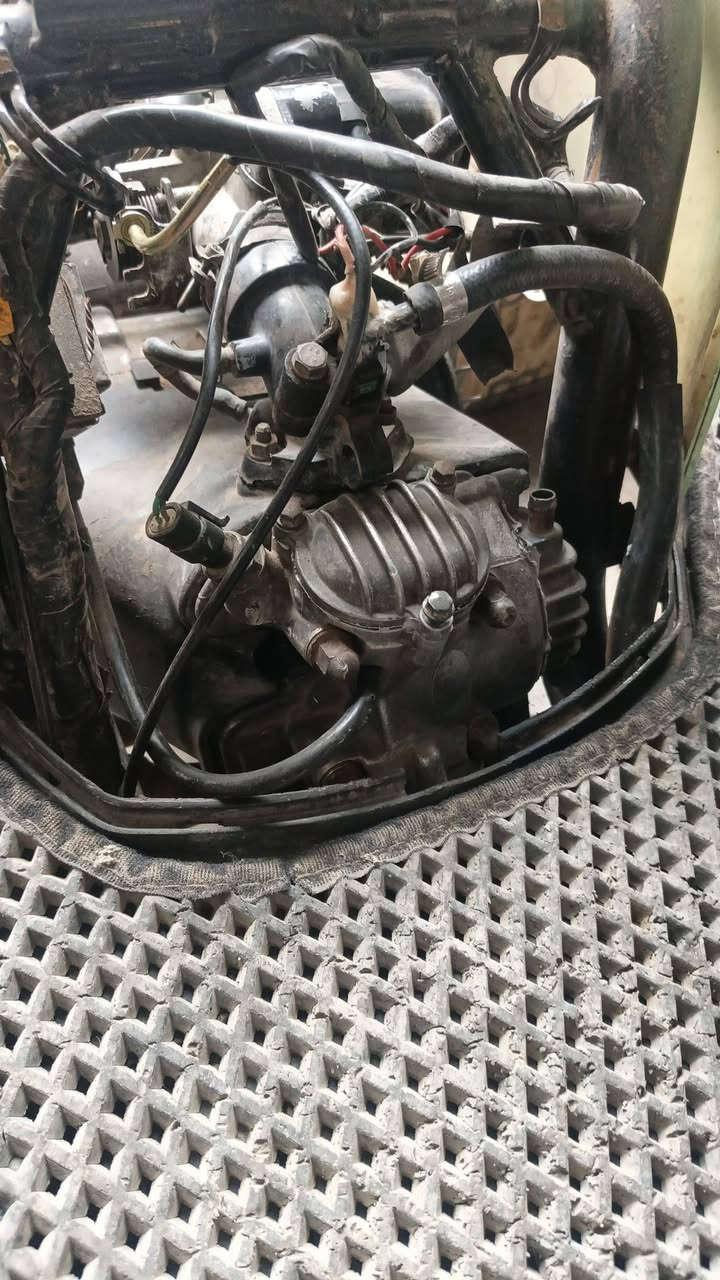 دراجة بوليس كلاسيك للبيع محرك 140نكرة سله معدل وشلعه مكاني غزاليه سعره 200 بي مجال  ***********
