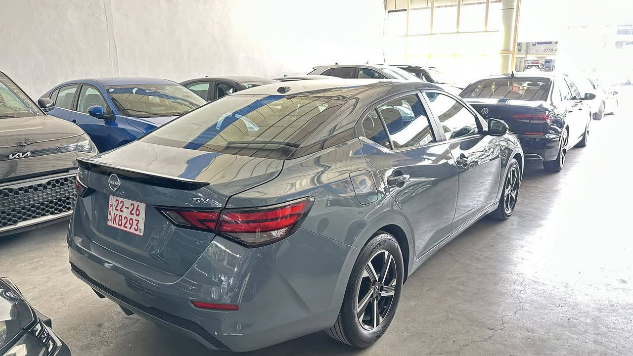 Nissan sentra 2024
مواصفات sv
شاشة
كاميرة
بصمة
تحديد سرعة
تحكم ستيرن
و بعد بيها هواي مواصفات
بس جاملغ كدام طرف سايق صبغ
بدون دواخل بدون ايرباك 
سعر ؛ ١٣٨$ 
رقم واتساب؛***********
مكان سيارة اربيل شارع ١٠٠م داخل معارض
