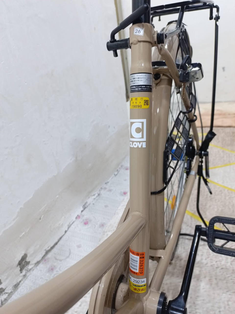 السلام عليكم بايسكل للبيع كفاله عامه بايسكل جديد موديل 2018 لون ككوي مخزن بي ضربات خفيفه جدآ نوعيه شركه كلوف ارغب شركه بايسكل باله سعر 170 وبي مجال للطيبين الرقم 🌹(***********) للتواصل واتساب 🌹
