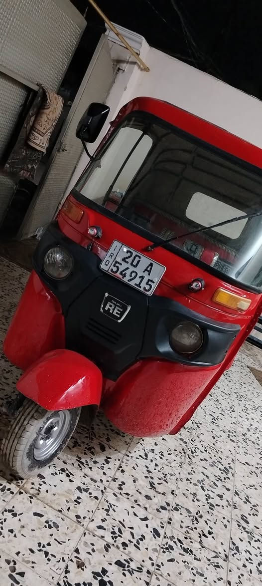 السلام عليكم للبيع تكتك موديل 2018 رقم ديالى انكليزي تحويل ثاني يوم تكتك محرك كير كفاله عامه تكتك مصبوغه عام للجماليه فقط بدون ضربه تخم تاير تكتك جاهزه مجهزه من كلشي ما بيها اي نقص للتواصل على الرقم ***********
