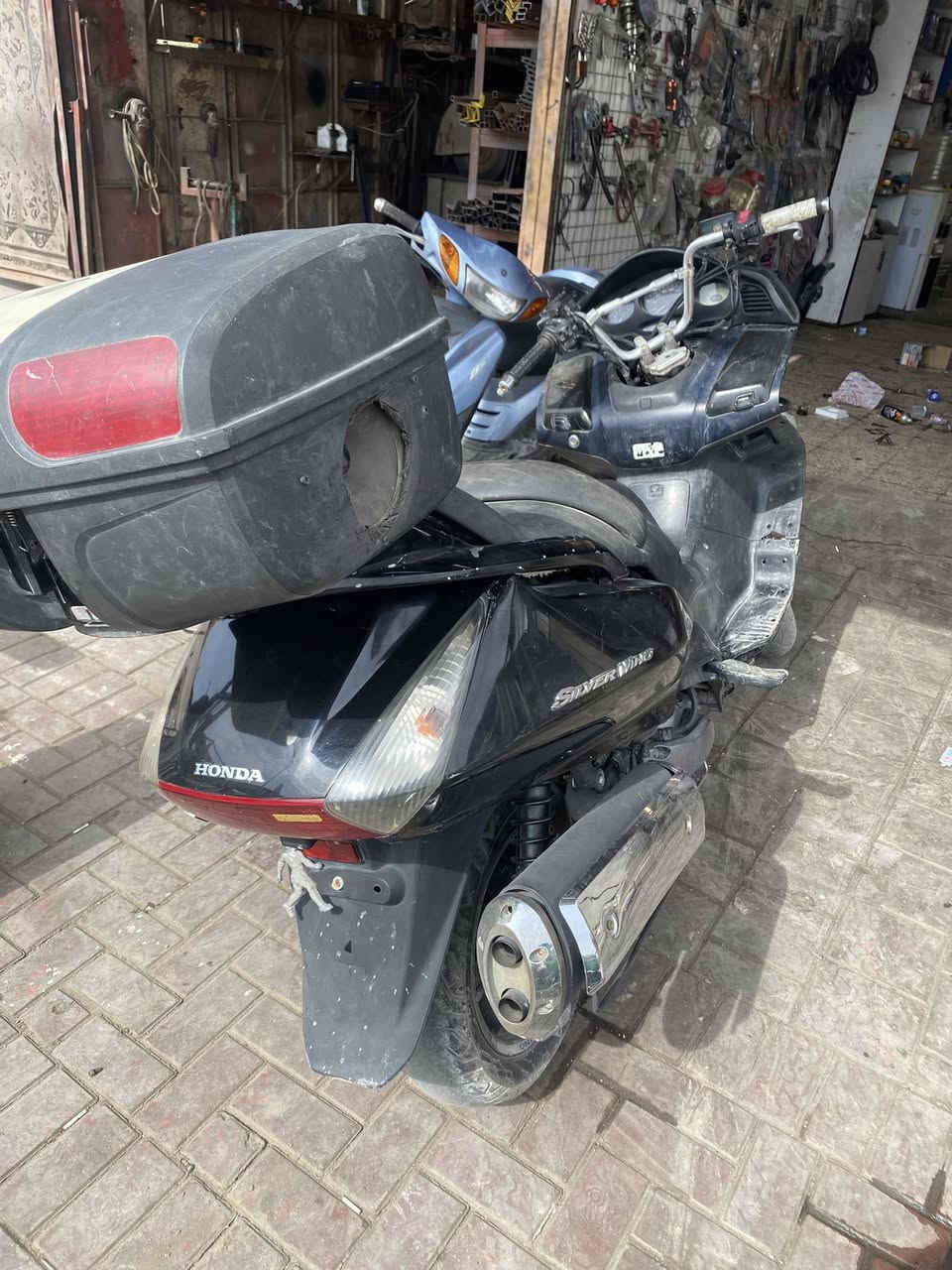 سلام عليكم شبابنه سلفر 400 بجمه موجود ينردله تطبيك بيه ستيرن رياضي  نضافه شوفت عينك دراجه مكينته كفاله تخبل وخرسههه قويه كلش دراجه معروضه للبيع او مراوس وتنطي فرق شعندك نزل مكاني بغداد شعب سعره مليون100


**إذا كنت صاحب هذا الإعلان وتريد حذفه لأي سبب، رجاءا أرسل رسالة إلى الدعم الفني**