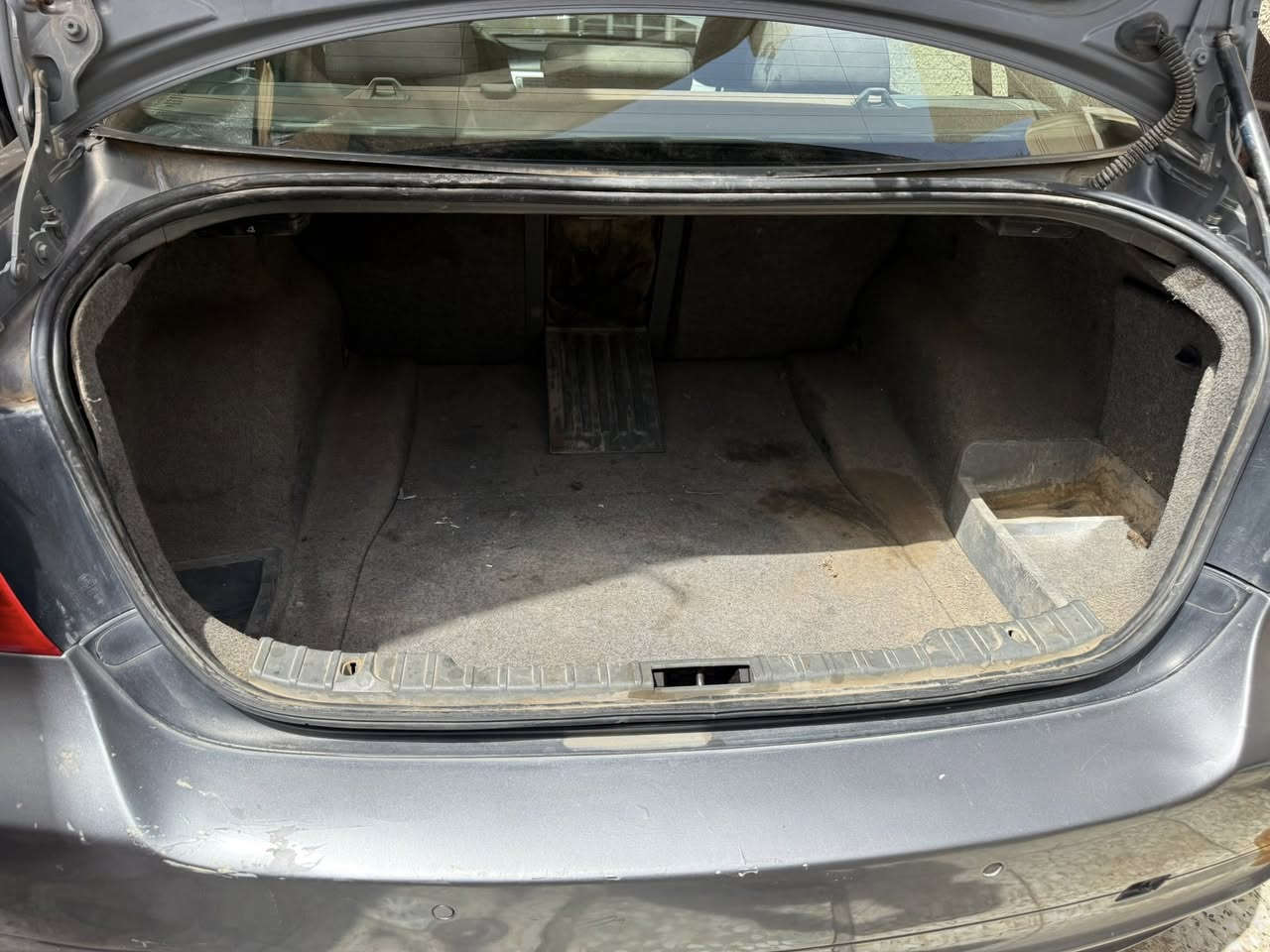 السلام عليكم 
bmw e90 
موديل 2009 خليجي بصمه 
وياهه بصمتين بلاديات 
رقمً بغداد انكليزي بأسمي سنويه وهزه جدد شرط تحويل 
تبريدقطعتين 
تحكمات ستيرن جهتين 
كيرعادي ٧ نمر 
محرك اربعه سلندر تنفس طبيعي حته ع مي تمشي انسه صرف بانزين 
صدر امامي خلفي جديد 
خمسه ويل كب جديد 
خمسه تاير نقشه وحده مبدل جديد
كهربائيات بوضع شركه مامدوده ايد بيهه 
كير ومحرك بشرط جددوعندي محرك حاويه مال وارد هم انطي وياهه لليشتري سياره هديه 
حجر بيئه بلاد صالنصه صوت حلو 
داخل سياره جديدزيرو
داخل المحرك بوضع شركه 
داخل صندوك جديد
حته العوازل البلاسك الجوه ع شواصي موجوده 
السياره بيهه جاملغ خلفي كلير وبيه شبر بل جاملغ والبنيد صبغ وجراد بل قماره 
مابيه اي نقص ترايك ال المانيا 
*********** متوفر واتساب
مكان السياره المنصور او بغداد الجديده
