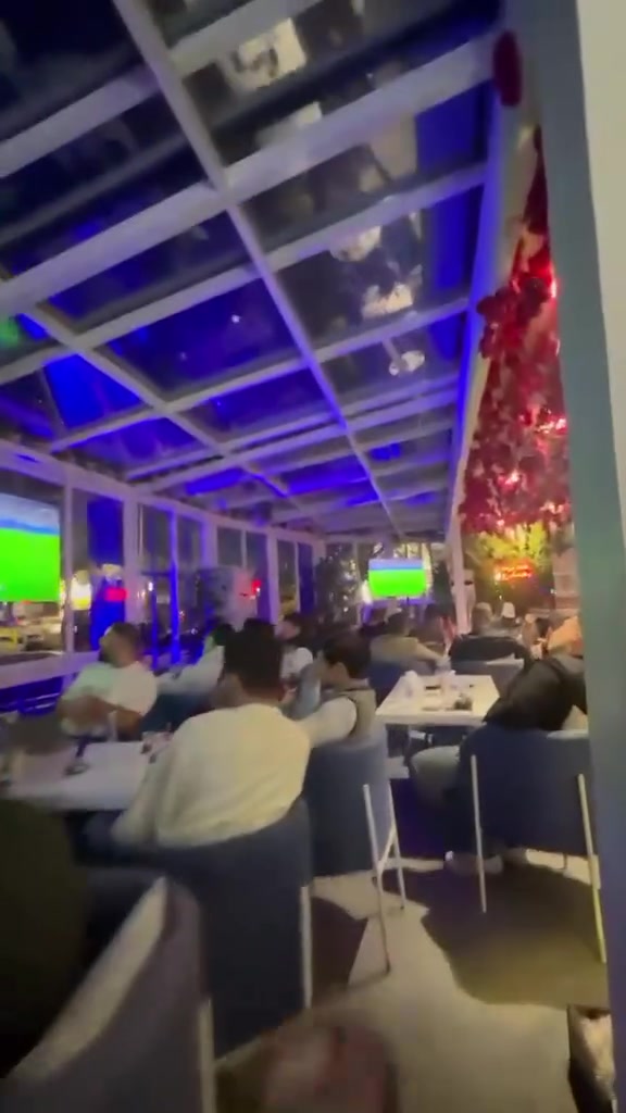 مطعم مستر بوكس يرحب بل ضيوف 
حجز طاولات 
وحجز حفلات يوجد طابق خاص للمناسبات 
للتواصل 
اليرموك اربع شوارع 
مقابل مادو
***********
