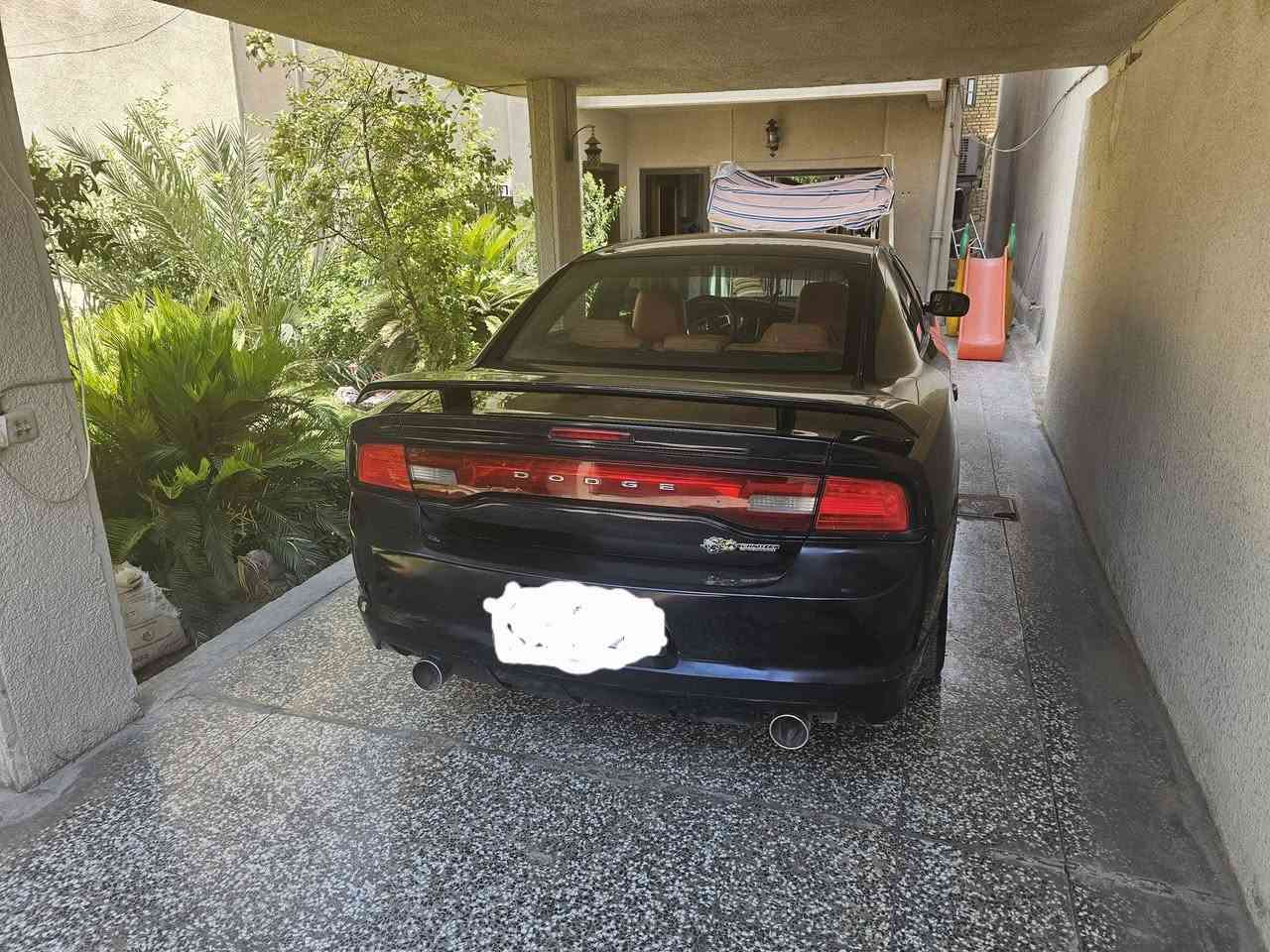 دوج جارجر 
موديل ٢٠١١
صبغ حزام 
ماشية ٢١٤٠٠٠ كيلو وليس ميل 
حدادية امامي جديد 
رقم بغداد باسمي 
موجودة في بغداد العامرية 
***********
