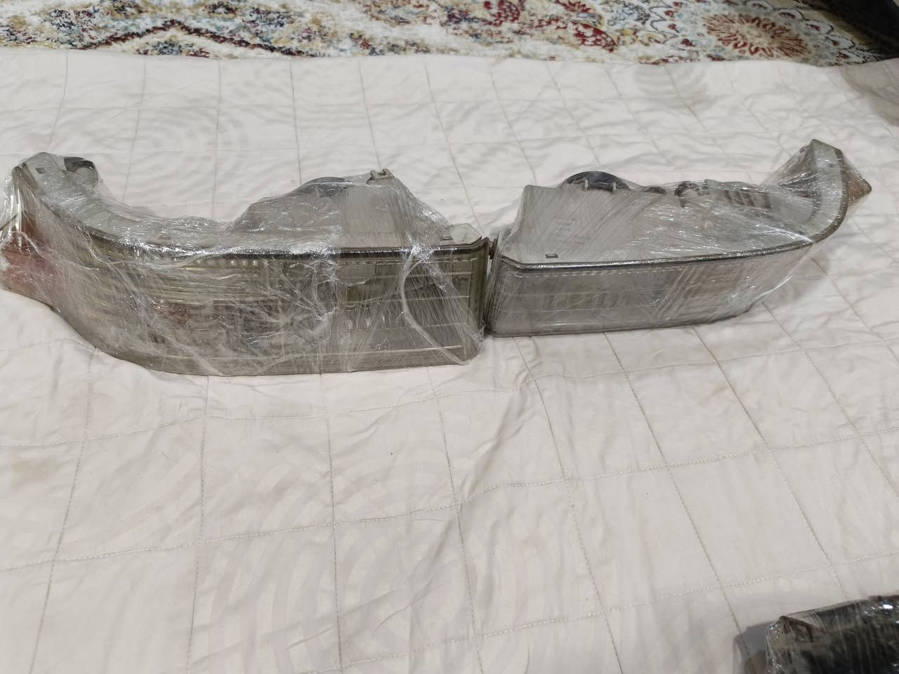 ‏السلام عـليگم اسعار جوه سوك غراض حاويه
‏
‏بك لايت ملكه تخمين سعر التخم 65 وبي مجال
‏
‏بك لايت كرستال قطعتين النص فقط الوحده 15
‏
‏صاجيات ملكه مال كير دكمتين سعر الوحده 15
‏
‏صاجيه راس ثور سمجه  20 وقطعه البنص 10
‏
‏بلوجكترات يرهم راس ثور ويرهم ملكه سعر الزوج 20
‏
‏مسجل ملكه شرط لفحص 35وبيه مجال قليل
‏
‏تك لايت ملكه جه العبري ب 20
‏
‏علما الغراض مال حاويه تعزيله محل غراض ڱڵـه جديد
‏المكان بصره حي الحسين 
‏***********
