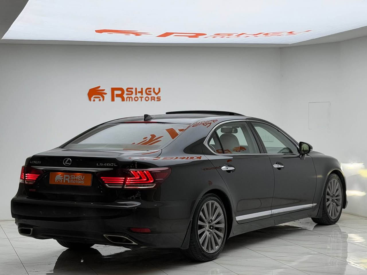 الرئاسي الفخم الفول للاخير😍🔥💣
Lexus LS 460L 2014
لكزس ال اس ٤٦٠ل ٢٠١٤

مواصفات:-( ٤ مقاعد تدفئة+تبريد+مساج+خزن-حساسات و رادارات ٣٦٠درجة-ابواب شفط-خمس بردات خلفية-صدوق شفط-لايت LED ثلاث عدسات-مقاعد ١٠ حركة-شاشة ماوس-تحكم خلفي كامل-كونترول مع شاشة-جكات تصعد و تنزل)❤️‍🔥

مكينة ٨سلندر حجم ٤.٦لتر تنفس طبيعي 🚢
ماشية ٢١٠،٠٠٠ كيلومتر و بحالة جداً ممتازة 👍🏻

ضرر السيارة فقط جاملغ خلفي صبغ بدون دواخل و ايرباكات نهائياً  طبعاً السيارة كلش فخمة و راقية و ب سعر بلاشش💣

السيارة رقم دهوك الدولي سنوية ب اسمنا شرط التحويل 👍🏻
مكفولة من كير و محرك و كهربائيات✅

و ب سعر(250$) ورقة و بيها مجال 💸

مكان السيارة

دهوك -معرض ارشف R-Shev
رقم51 من معارض التيرمينال 

***********
*********** دهوك, العراق
