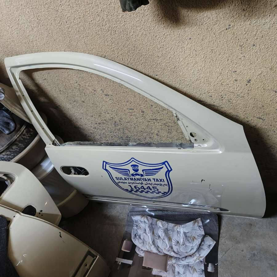 هەر چواردەرگاو سوندوقی دواوەی بیلاد تەکسی 2009 شتێکی زۆر پاکن شوختوشتیان نیە ئەوەشی لەڕەسمەکانا دیارە پیسیە گەر مشتەری تێلکە ***********
