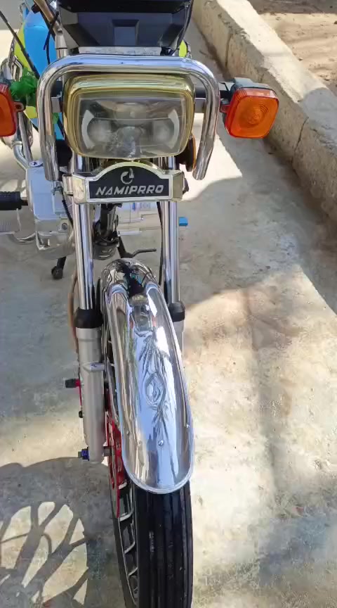 ماطور سيفان للبيع مديل 2024 البكان بلدروز ديالى السعر. ٧٥٠ وبي مجال الرقم ***********  محرك مكفول
