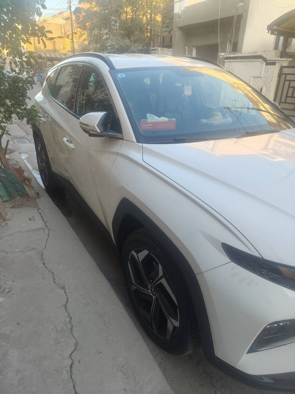 توسان 2022 خليجي ماشيه 40الف مغلفة حماية و عازل حرارة للجام الامامي والخلفي
محرك 2.0 دوش 
المواصفات 
بصمة وتشغيل عن بعد و بصمات ابواب 
شاشة 
حساسات امامية وخلفية 
كامرة
قطعتين تبريد 
اضويه نهاريه و الاماامي والخلفي ليد 
ويل كب 
تحكمات مقود 
كراسي كهرباء وجلد 
والمواصفات الاخرى المعروفه 
السعر:215 وبيها مجال
المكان الدورة 
الهاتف:***********
