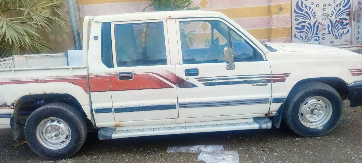 سياره مستوبيشي نضيفه كشر نضيف كهربائيات كامله ما بيه نقص نتخم تاير السعر 33 وبيها مجال 
*********** ا
