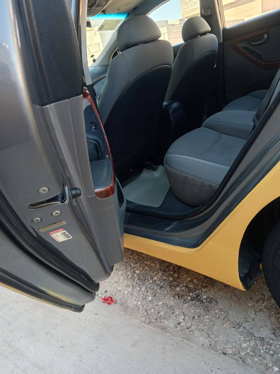 الانترة وارد أمريكي موديل ٢٠١٣  حادث بنيد مصلح نفسة ليبل واحد كير مكينة خير من الله  /كير عادي/ بسمي سيارة مصفرة هيه وغرامات  سيارة نصبتها حلوة  رقم انكليزي الجديد  هذا  السعر ٩٥  ورقة  للاستفسار  *********** وال موشراي لايتصل ويعلق ويكسر بحلال العالم  تحياتي للجميع
