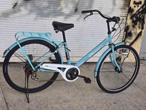 كل ما هوة مميز وجديد😍
بايسكل عبدالحليم 26 تاير جبلي 
بالة غير مستخدم 
لون مميز ونضافة فول 
كير 6 دينمو حساس بل ويل
سعر 135 عنوان موصل الايمن
***********
