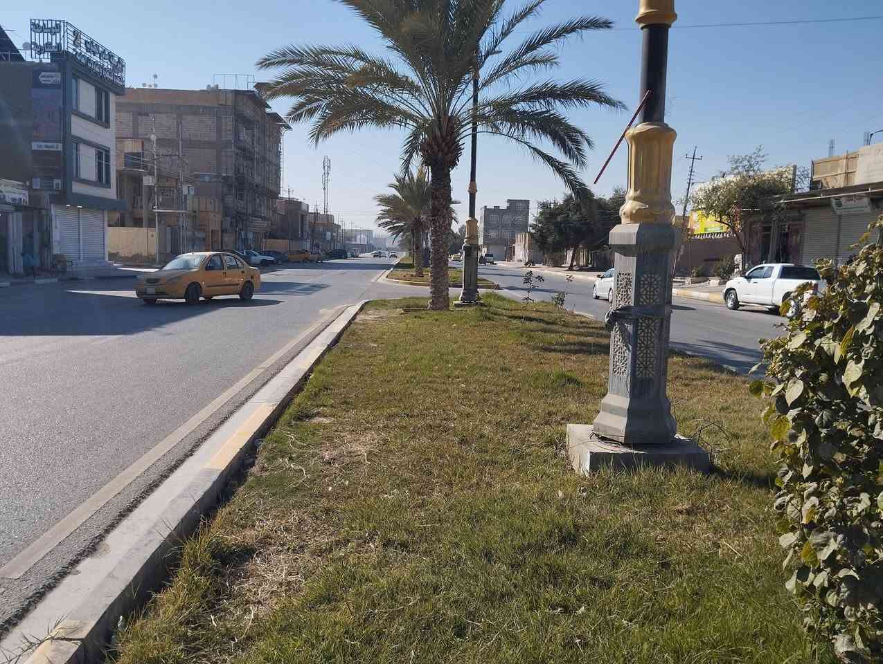 السلام عليكم 
بنايه هيكل للايجار ركن على شارع الملعب الاولمبي الجديد المساحة 300م يصلح شركة أو وكاله للمعلومات الاتصال ***********
