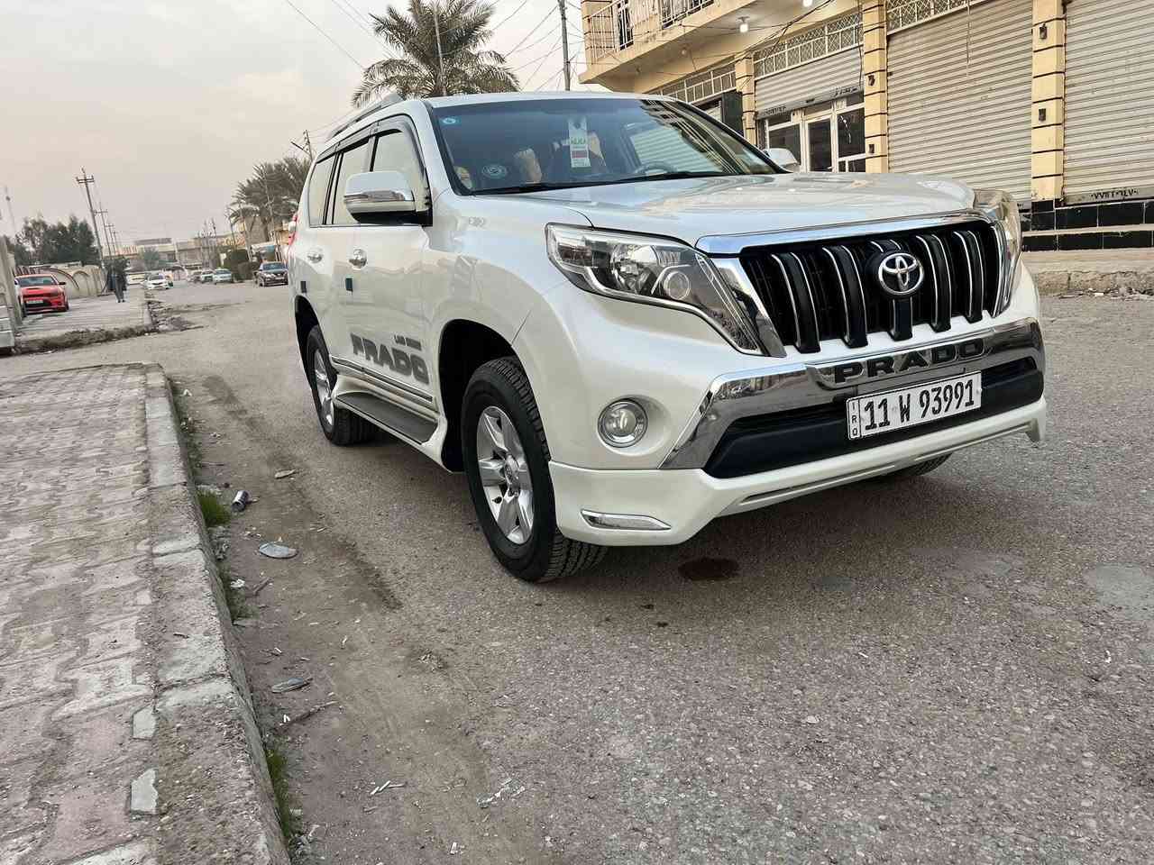 تيوتا برادو كويتي 
موديل ٢٠١٤
لون ابيض 
رقم بغداد الماني بسمي 
٦ سلندر ٧ راكب 
فوووووول مواصفات 
بصمتين: تشغيل وتقفيل 
سلايت فتحة بلقمارة 
دبل تانكي اصلي 
تشغيل عن بعد 
كشنات جلد اصلي 
كشنات ٢ كهرباء 
كامرة دوارة اصلية 
مري شفط مع القفل 
حساس امامي وخلفي 
شاشة كبيرة اندرويد 
فووور ويل 4/4
مانع انزلاق وانحدار 
نظام امان وانحدار 
هوك وحساس خلفي 
ثلاجة داخلية
شاشة الدشبول الكترونية 
تبريد ٣ قطع ثلج 
تبريد ابيانو لمس 
 داخل بيجي اصلي 
لد امامي وخلفي 
لايت زنون اصلي 
تحكم استيرن فول 
حاكية : ابلوتوث: اوكس 
كيجات السرعة زئبقية 
شاحن واير ليس
كروس سرعة 
اسبير تعليك
ويل ١٩ كروم
تخم تاير جديد لك 
ماشية ٥٠ الف اصلي 
كير ومكينة وصدر وحدادية وتبريد كفالة عامةً 
بدون ضربة وتبديل واشخوط وبارد وصبغ كفالة عامة 
سيارة جديدة معنى الكلام بحالة الزيرو 
من صفر عدنة//// كسر كارتون مال قاضي على ايدة
الرقم الدولي الجديد// هزة جديدة//سنوية جديدة لل٣٠
السعر ٣٣٠$ والسوك كلشي بية
***********
