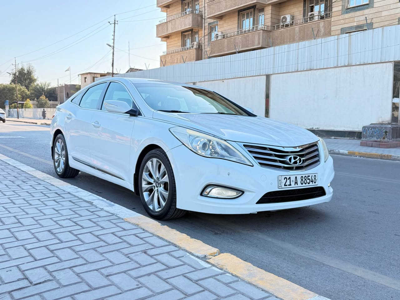 يالله السلام عليكم للبيع فقط
ازيرا 2011 خليجي مكفوله من الصبغ والتبديل مكينة 6 سلندر 3000 دوش 
بيها بارد بسيط جوه الرقم وشي بسيط اباب السايق السيارة جديدة بدون نقص جاهزة رقم سليمانية الجديد مواصفات نص خليجي حساس امامي خلفي تبريد قطعتين كشنات جلد مري شفط لدات وعدسات لد كاميرا داخل بيجي السعر المطلوب 123 وبيها مجال للشراي مكاني اعظمية اي استفسار *********** بغداد, العراق
