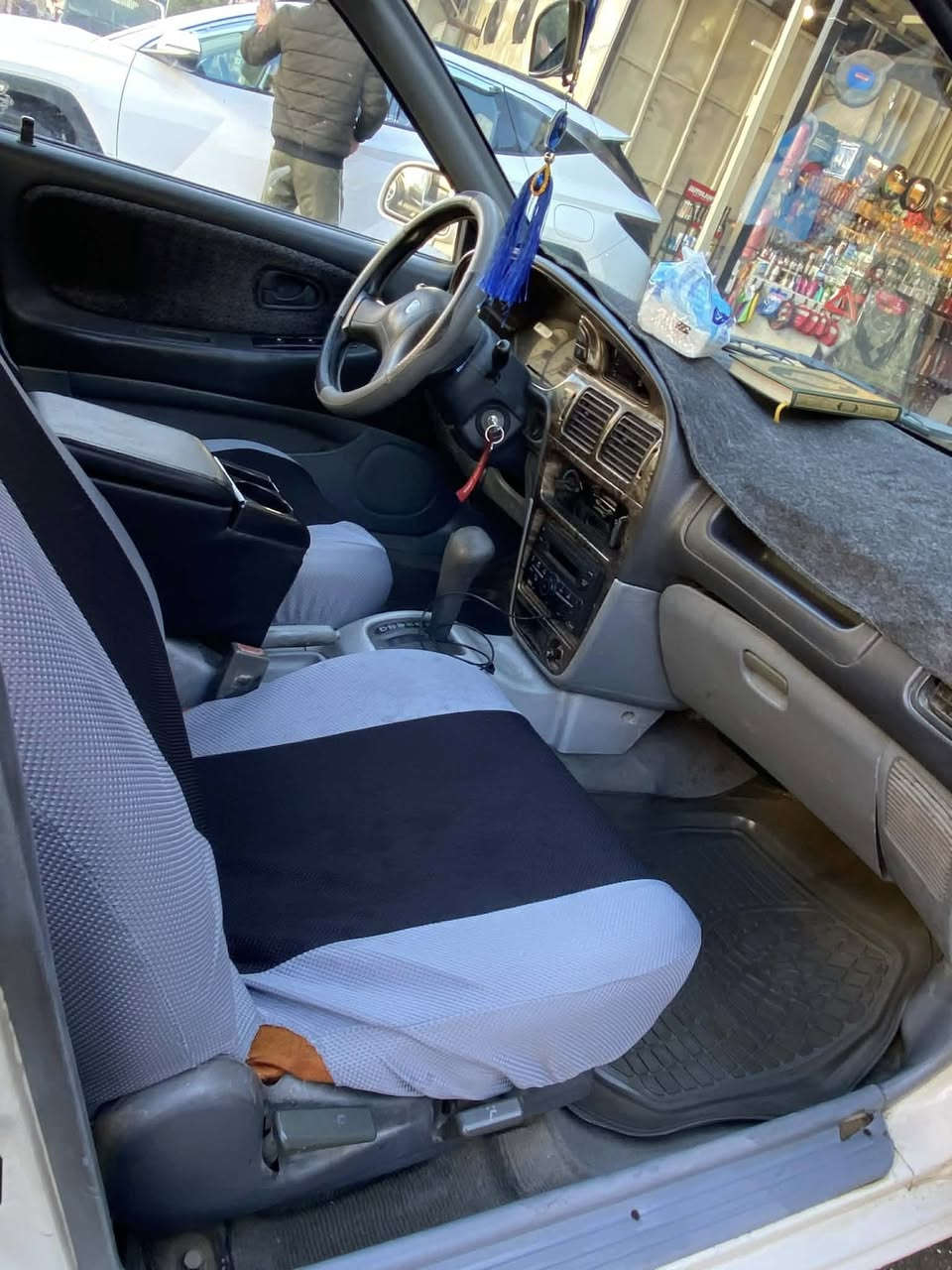 السلام عليكم بروتون للبيع 2004  كير اوتو سيارة بلادية بدون صبغ كير مكينة مكفولات كلها شغالة تبريد ثلج  تدفئه شغالات سنوية 2029  تسقط بدي كلش حلو اوبسمي رقم بغداد انكليزي عنواني بغداد الكرخ ***********
