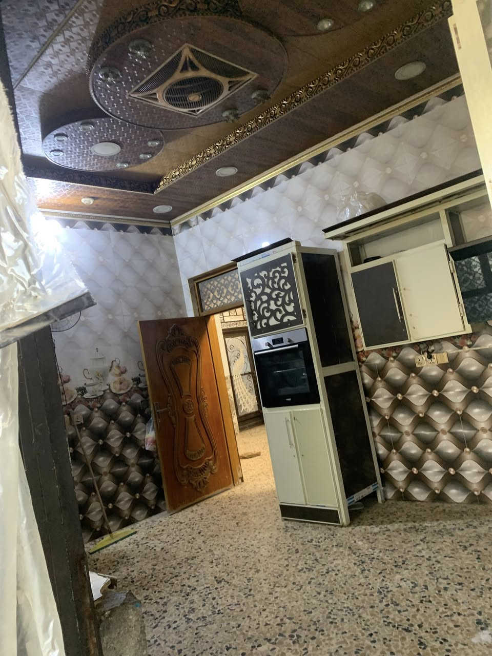 السلام عليكم بيت للإيجار ٢٠٠ متر في كربلاء حي الإطارات شارع المدارس بيت درجه أولى سعر الايجار ٥٠٠ الف قفل رقم الاستفسار ***********
