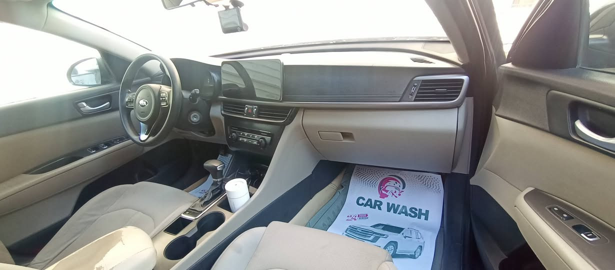 سلام عليكم. كيا اوبتما 17 وارد امريكي 2400 GDi 
ماشية 110 تقريبآ سيارة حادث امريكا 4 قطع بوب 3 معمرات واحد مبدل اعتبرها مبخوخه حزام حته لاتسأل  كير مكينه مكفولات لاتنقيص ولاتبخير سيارة عليها ادامة عامه من كل شي تخم تاير جديد تخم دسكات دبل لنك جديد. صدر. + حمام داخلي. عدسات لايتات شاد جدد فقط نقص تبريد بي ليك صغير. تكدر تسوي سوب ليك وينتهي. سيارة بأسمي. هزة جديدة سنويه جديد بغداد العامرية. السعر ب107 وبيه مجال


**إذا كنت صاحب هذا الإعلان وتريد حذفه لأي سبب، رجاءا أرسل رسالة إلى الدعم الفني**