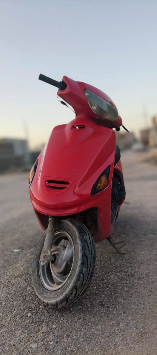 سلام عليكم درجة فراشه مكينه مفتوحه بيهه صوت كزوز سعر 325وبيها مجال بسيط عنوان بصره ابو الخصيب رقم***********
