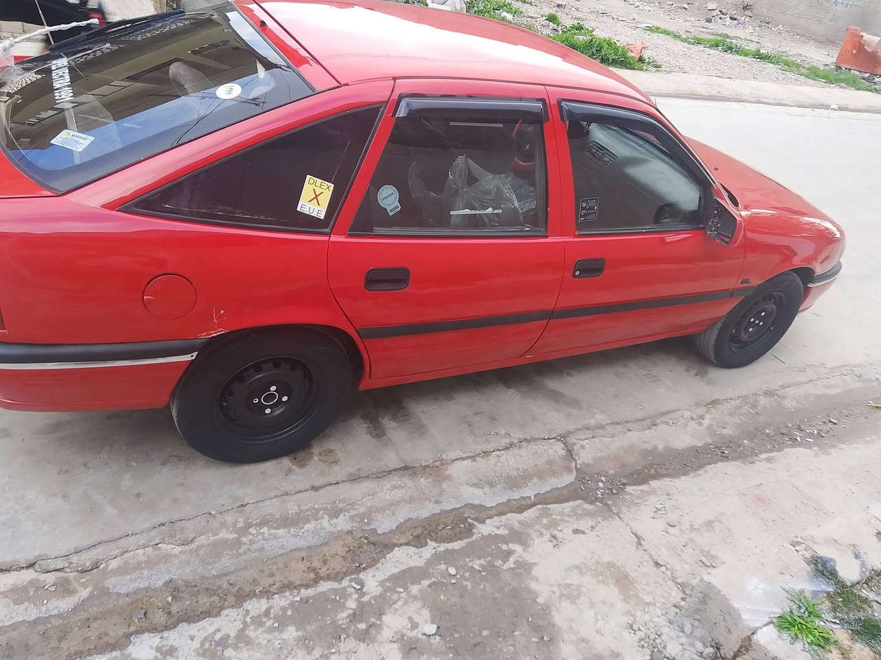 السلام عليكم..أوبل فكترا موديل 1991 حجم المحرك 18 صدر جديد سنويه لحد 2030 مشروع وطني تخم تايرات جديده دفتر بانزين بيها السيارة خير من الله بدون ضربه بدون خياس صبغ للجماليه فقط سعرها 35ورقه مكان السيارة كركوك ***********
