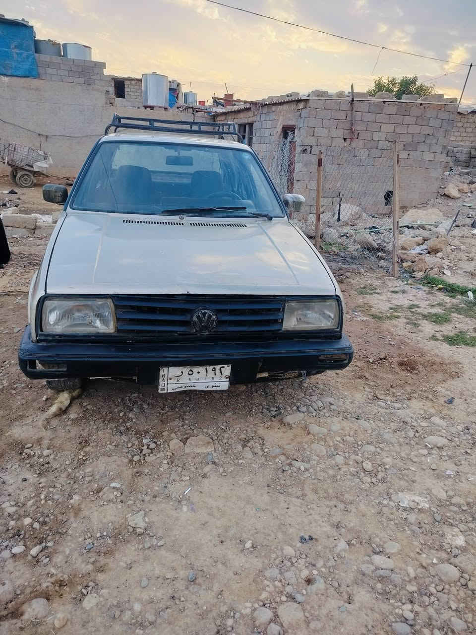 جيته موديل 89سنويه خضره ورقم الماني مصبوقه جماليه فقط  كاربون بانزين بيه  محرك03 السعر20وبيه مجال شرط لاكلب ولا تكي ***********        ***********
