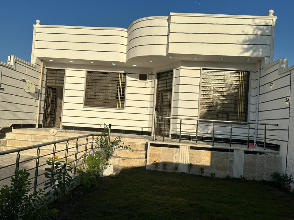 سلام عليكم دار للبيع مساحه 350 بنا حديث السعر مناسب مستعجل علبيع عنوان بغداد البعيثه
***********
