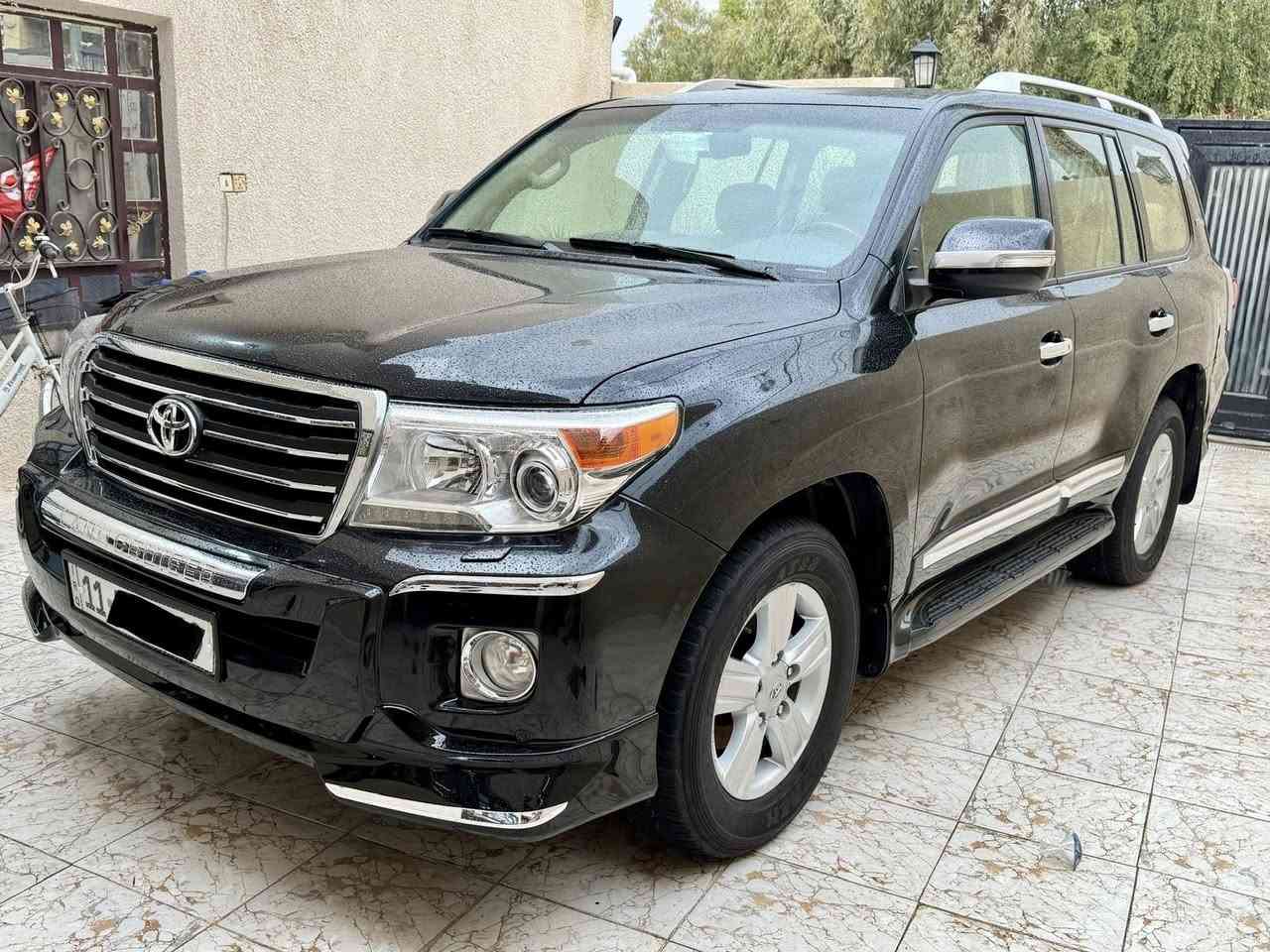 لاندكروز 2014 ضمان شركة ساز فول مواصفات رقم بغداد انگليزي مكفولة من ضربه صبغ تبديل محرك 6 سلندر 4000 ماشيه 195 الف  بدون اي نقص جديده جدا محرك كير حدادية تخم تاير كفاله بصمات ثنين مال الشركة السونار مرفق ويه الصور مكان السيارة كربلاء ***********
