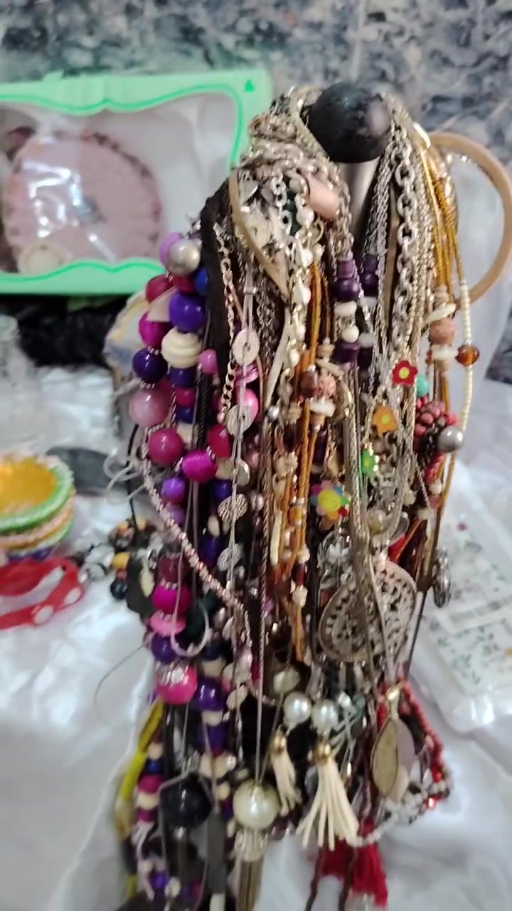 متوفر شلعة اكسسوارات.. خام.. كلايد.. سوارات.. حلقات.. محابس.. الوزن 10 كيلو.. السعر 150..توصيل كافة المحافظات @إشارة


**إذا كنت صاحب هذا الإعلان وتريد حذفه لأي سبب، رجاءا أرسل رسالة إلى الدعم الفني**