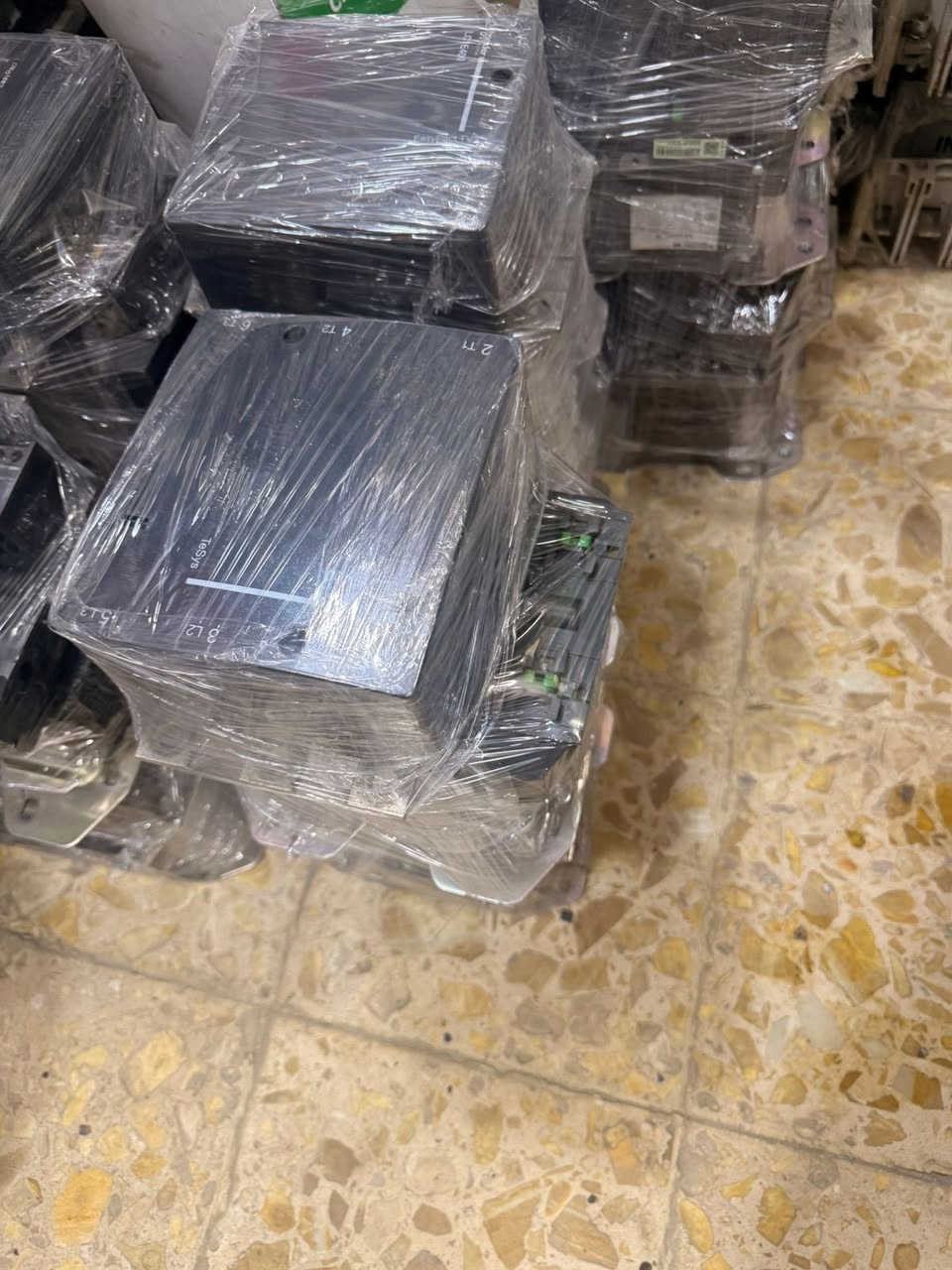 متوفر كونتكترات شنايدر ✅

جميع الامبيريات متوفره

للطلب والتواصل على الواتساب ***********📞
