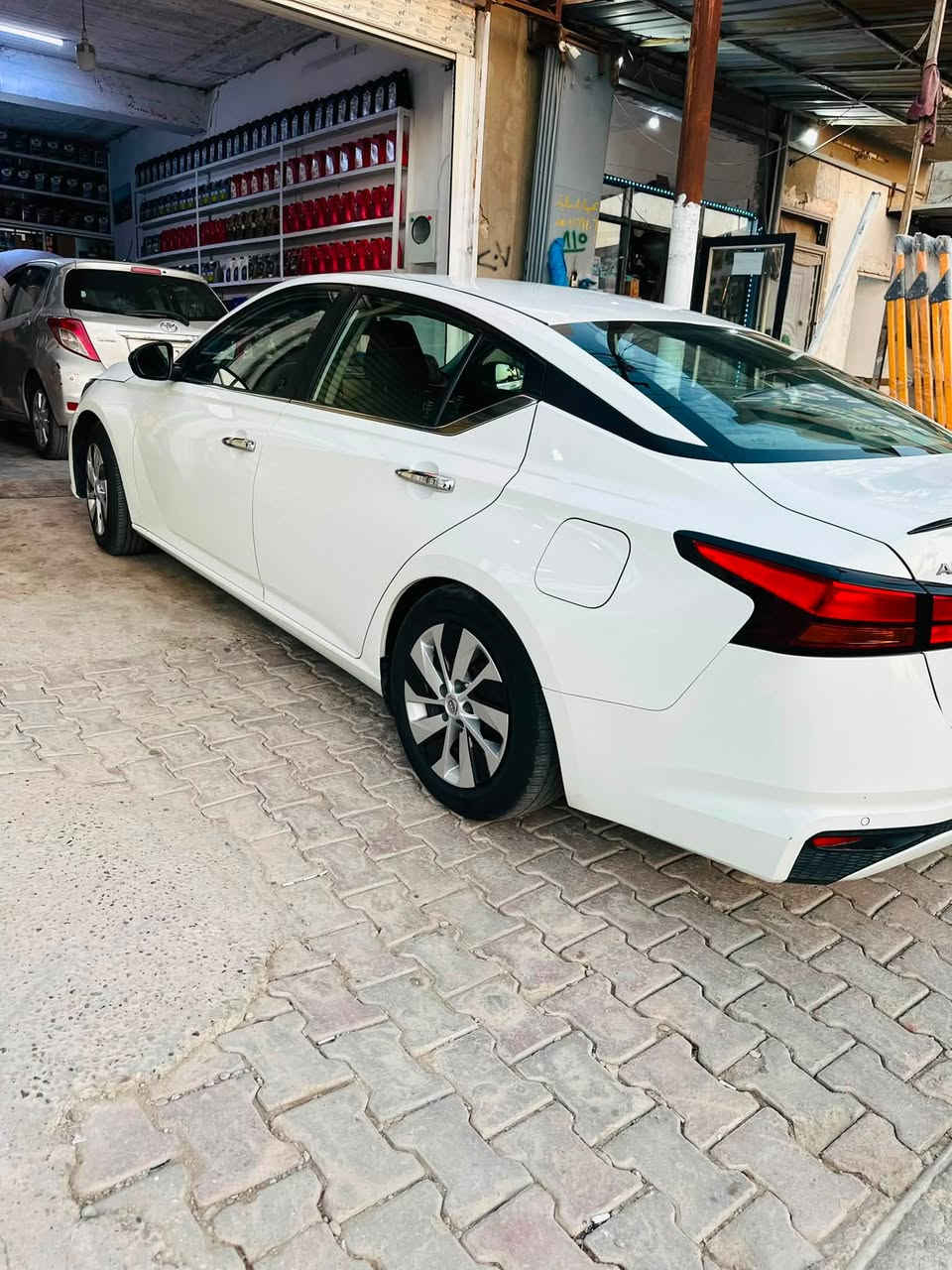 السلام عليكم اخوان نيسان التيما للبيع سياره كلش نضيف 
شرط تحويل سياره السعر 150$سياره كلش نضيف تفاصيل على خاص ***********
