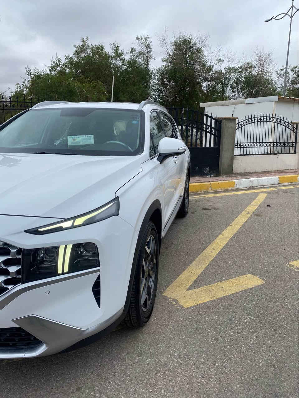 سلام عليكم 
سنتافي 2021 
كلين استلام شركه 
وارد كوري 
اربعه سلندر 
كير +مكينه + كهربايئات + تبريد كلها شرط 
ماشيه 100 
تبريد (3) قطع
كير لمس 
فقط بدون بانوراما 
الباقي فول 
ثلاث مقاعد  
السعر 250$
للاستفسار 
*********** كركوك, العراق
