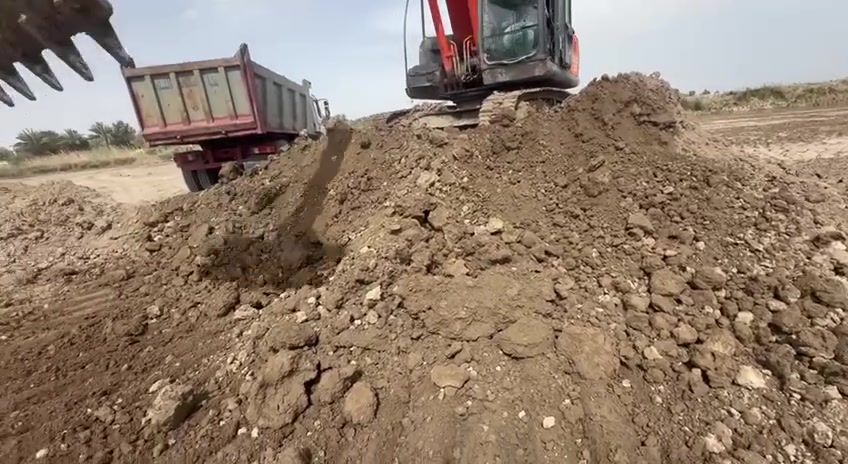 يا الله اخوان تراب زراعي وتراب دفان حمل فول لفول وترابه درجه اولى ***********
