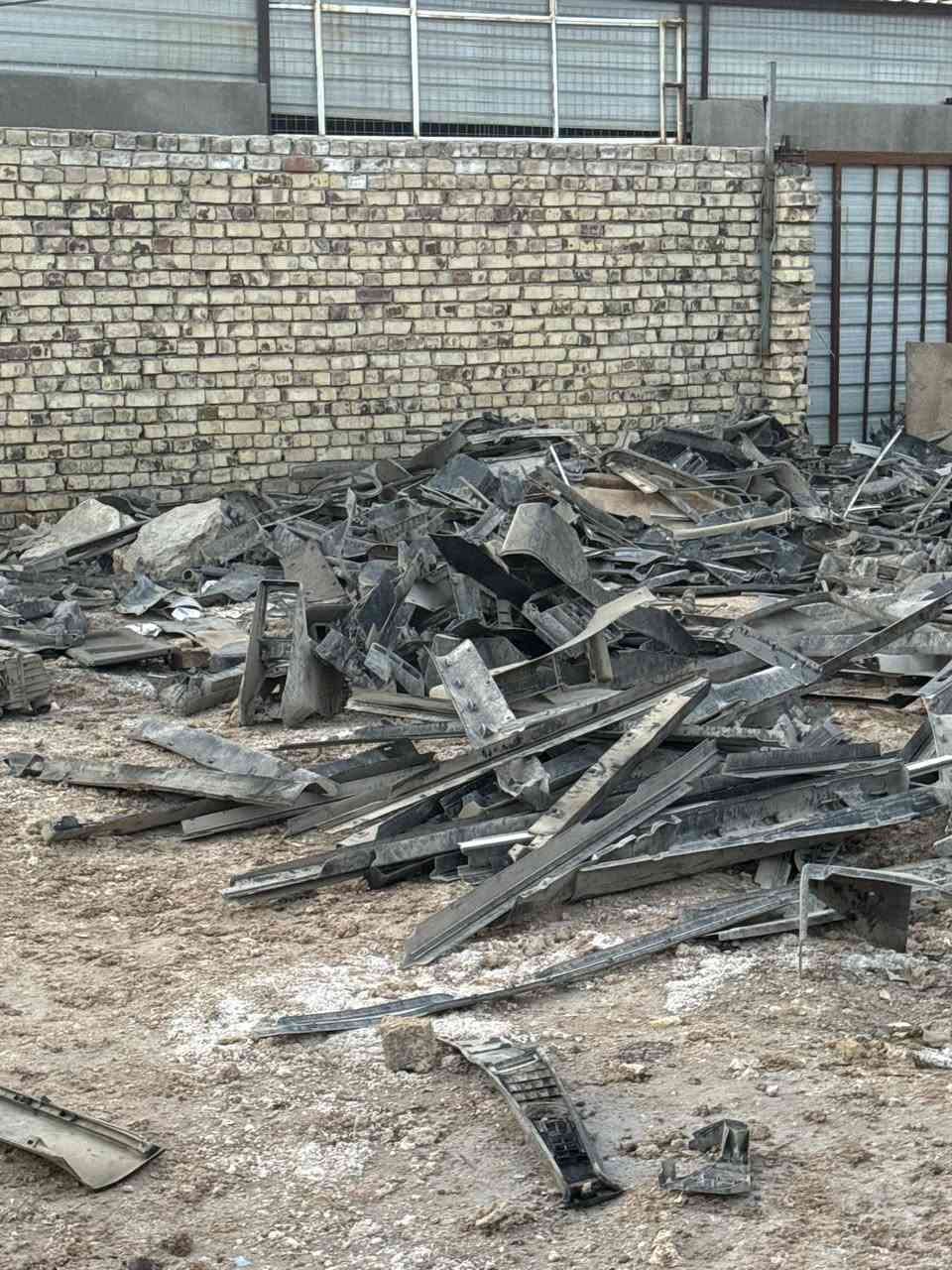 سلام عليكم كراج كامل مال اوبل كيرات سيناتور بيبان كلشي موجود سعر مناسب للبيع كله شلع برغي ما اخلي بلكاع كله بلعافية مكاني سماوة ***********
