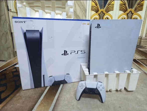 متوفر للبيع 

١- بلي ٥ سلم واحد تيرا نظيف جدا جوستك واحد وكيبلاته وكارتونه سعره ( ٥٥٠ ) 

٢- بلي ٥ فات مع جوستك وكيبلات وكارتونه نضيف بسعر (٤٧٥ ) 

٣- بلي ٤ سلم مهكر نضام ٩.٠٠ نص تيرا مع جوستكين + تنزيل العاب اختياري سعر (٢٧٥ ) وذا تيرا نفسه بس واحد تيرا ب ( ٣٠٠ ) 

٤- بلي ٤ سلم نضام ١٢ مهكر على القرص ذاكرة نص تيرا مع جوستكين + تنزيل العاب اختياري سعر ( ٢٥٠ ) وذا تريد نفسه بس واحد تيرا ب ( ٢٧٥ ) 

٥- بلي ٤ فات مهكر نظام ١٢ نص تيرا مع جوستكين + تنزيل العاب مجاني سعر ( ٢٠٠ ) 

٦- بلي ٤ سلم اونلاين اخر تحديث ذاكرة ٥٠٠ مع جوستكين + قرص هدية سعر ( ١٧٥ ) 

مكاني بغداد الامين ٢ رقمي *********** متوفر توصيل جميع المحافظات 

متوفر هاردات للبلي المهكر الخارجي ذاكره ٥٠٠ مع تنزيل العاب بسعر ( ٢٥ ) وذا تريد تيرا ب ٥٠
متوفر ايضا جوستكات بلي ٤ اصلي سعر ( ٢٥ ) وجوستكات بلي ٥ اصلي سعر ( ٥٠ ) بغداد
