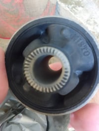 عندي كمية كبيرة بوش طبلة امامي دائرية الشكل تايلندي انيستو نوعية جيدة ...