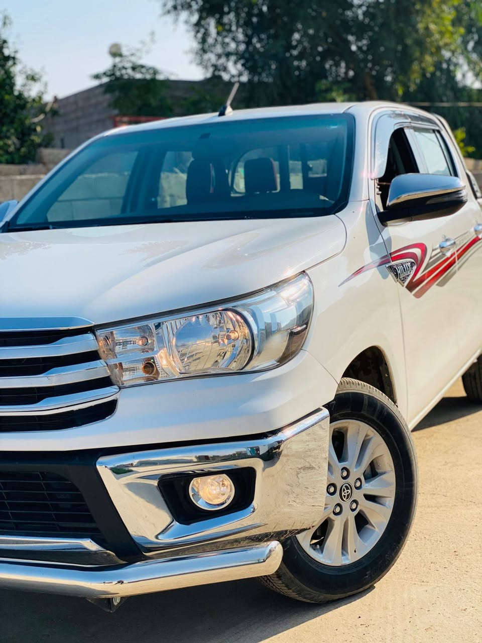 اسلام عليكم للبيع والمراوس عذاري هايلوكس موديل ٢٢ فول مواصفات السياره بيه بونيد وجاملق مبدلات باصلي شرط سياره جديده بسمنه هزه جديده اسعر ٢٦٠ وبيه مجال هاتف و*********** و*********** المسحك
