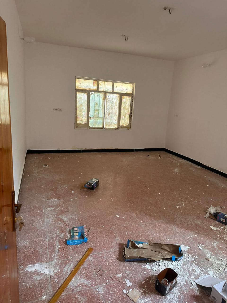 اللهم صلى على محمد وال محمد 
 مشتمل للايجار المساحة 100م يتكول ط1 من استقبال وصالة ومطبخ وصحيات ط 2 غرفتين نوم مشتمل جديد العنوان المتميزين مقابيل شارع القاضي
الاستفسار اتصال او واتساب 
***********
ملاحظة نستقبل جميع العروض في
محافظة واسط 
مكتب عقارات دار واسط
