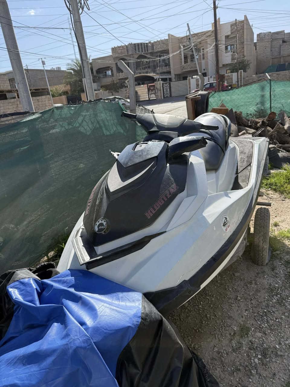 جت اسكي سيدو مكينه ٢١٥سوبر المكينه مو ديل2015
مكينه كايمه ولشاشه طافيه الكشر جديد بدون كسر 
أبيع هيج مكان الجت صلاح الدين السعر 28مجال قليل بي ***********
