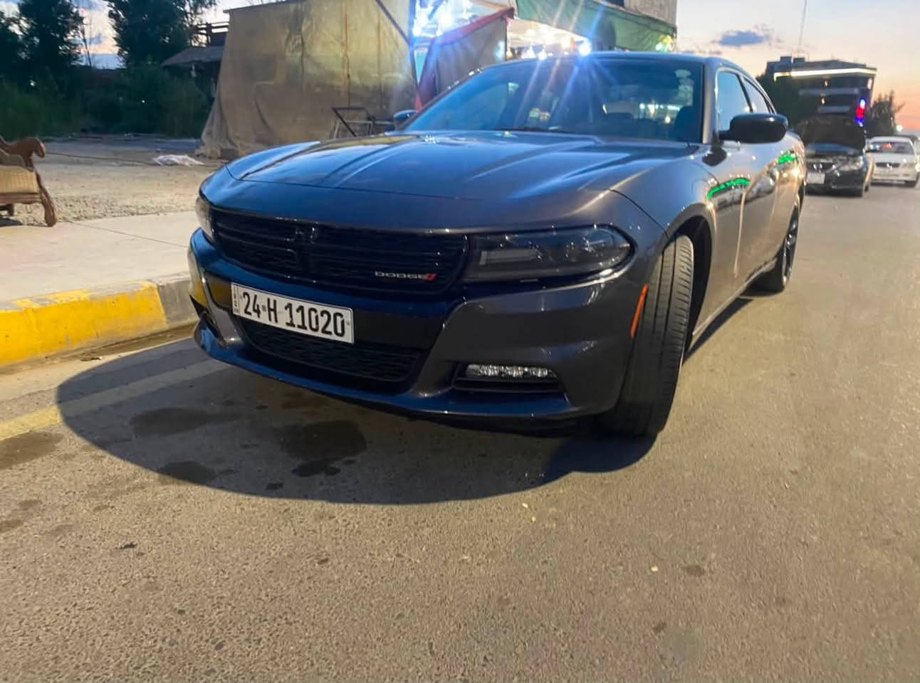 🔥دوج جارجر 2020 SXT Plus (فل مواصفات حقيقي) 🔥باستثناء فتحة السقف

إذا تبحث عن جارجر بمواصفات رفاهية قريبة جداً من الفئات العليا وبسعر معقول — هذه فرصتك 👌

🚗 التفاصيل:
- Dodge Charger 2020
- فئة SXT Plus (مواصفات نادرة)
- وارد أمريكي
- ممشى: 85 ألف ميل
- اللون: نفطي ملكي ✨
- داخلية: أسود جلد فاخر

⚙️ الأداء:
- محرك 3.6L V6
- قير أوتوماتيك 8 سرعات
- دفع خلفي

🔥 المواصفات الداخلية (أعلى من المعتاد على SXT):
- داشبورد جلد خياطة (نادر جداً)
- مقاعد جلد فاخرة
- تدفئة + تبريد للمقاعد ❄️🔥
- تحكم كهربائي بالمقاعد
- ميموري لمقعد السائق
- مقود جلد متعدد الوظائف + تدفئة 🔥
- تحكم كهربائي بالمقود& (رفع/خفض/تقريب)
🛋️ الراحة:
- مكيف أوتوماتيك ثنائي (Dual Zone)
- فتحات تكييف خلفية
ال
📱 التكنولوجيا:
- شاشة 8.4 إنش مع نظام Uconnect
- Apple CarPlay + Android Auto
- نظام ملاحة (GPS)
- تشغيل بصمة + دخول ذكي
- تشغيل عن بعد (Remote Start)

🔊 الصوتيات:
- نظام Alpine فل سماعات 🔊

🚨 الأمان والمساعدة:
- رادارات جانبية (Blind Spot Monitoring)
- كاميرا خلفية + حساسات
- أنظمة ثبات وأمان كاملة

💡 تفاصيل ذكية ومميزة:
- مرايات جانبية كهرباء مع تسخين
- خاصية نزول المرايات الجانبية تلقائياً عند الرجوع للخلف (ميزة فخمة تسهل الوقوف)
- مرآة وسطية تعتيم أوتوماتيك
- زجاج الامامي دبل بلوك لتحسين العزل الداخلي 
- زجاج مظلل من المصنع عاكس للحرارة ومسموح بقانون المرور

💡 الشكل الخارجي:
- LED كامل + DRL
- جنوط وكالة قياس 20 إنش
- حضور رياضي قوي 😎

📌 الحالة:
- صبغ وكالة بالكامل
- فقط الدعامية الأمامية مبدلة ومصبوغة
- حادث بسيط جداً (أسفل الدعامية فقط بدون أي تأثير)

🔧 الصيانة:
- صيانة شاملة كاملة
- جميع المنظومات (الماء-الوقود-التبريد-المحرك-الكير)
- تايرات برجستون جديدة
- بطارية جديدة
- لا تحتاج أي صرف 💯

📍 الموقع: الموصل
📞 التواصل: ***********

🚨 الخلاصة:
سيارة فل فعلي بمواصفات نادرة جداً — الفرق واضح عن أي SXT عادي بالسوق
صور الحادث مرفقة مع الصور
السعر 235 ورقة وبيها مجال
