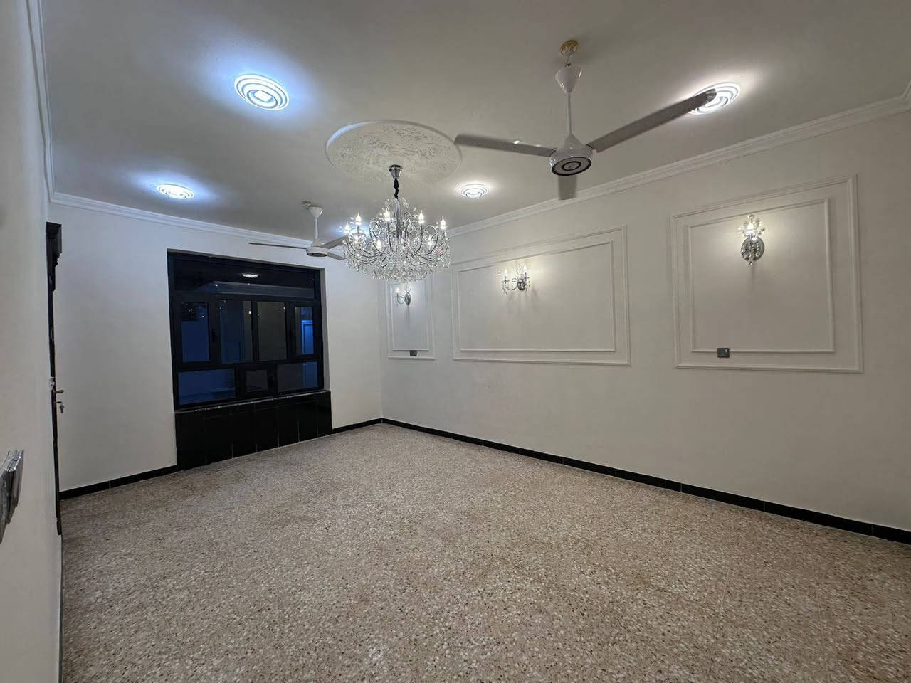 🌏الى زبائننا ومتابعينا الكرام  طابت اوقاتكم بكل خير 
     🔔عرض جديد✅ ومميز📣 دار معروض البيع طابو صرف
📍الموقع الرمادي حي الزراعه قرب البطاقه الموحده
✅موقع مميز جدا بناء حديث 2024
🏫ستقبال صاله مطبخ حار بارد غرف ٢ حمامات خارجيه وداخليه كراج 
✅نوع العقار طابو صرف   ✅تحويل مباشر 
🏫رقم قطعه624/79
📐المساحه الكليه.250  السعر 245 مليون وقابل التفاوض شي قليل 
شارع10 مجاري  ✅ 💬للأستفسار مراجعه 
      للمزيد من التفاصيل يمكنكم زيارة مكتبناا مكتب العين العقار ع شارع 40 مدخل الصوفيه الثانية 
او الاتصال على الارقام التاليه 
***********
***********
٠٧٨٦٩٤١٨٠٥
