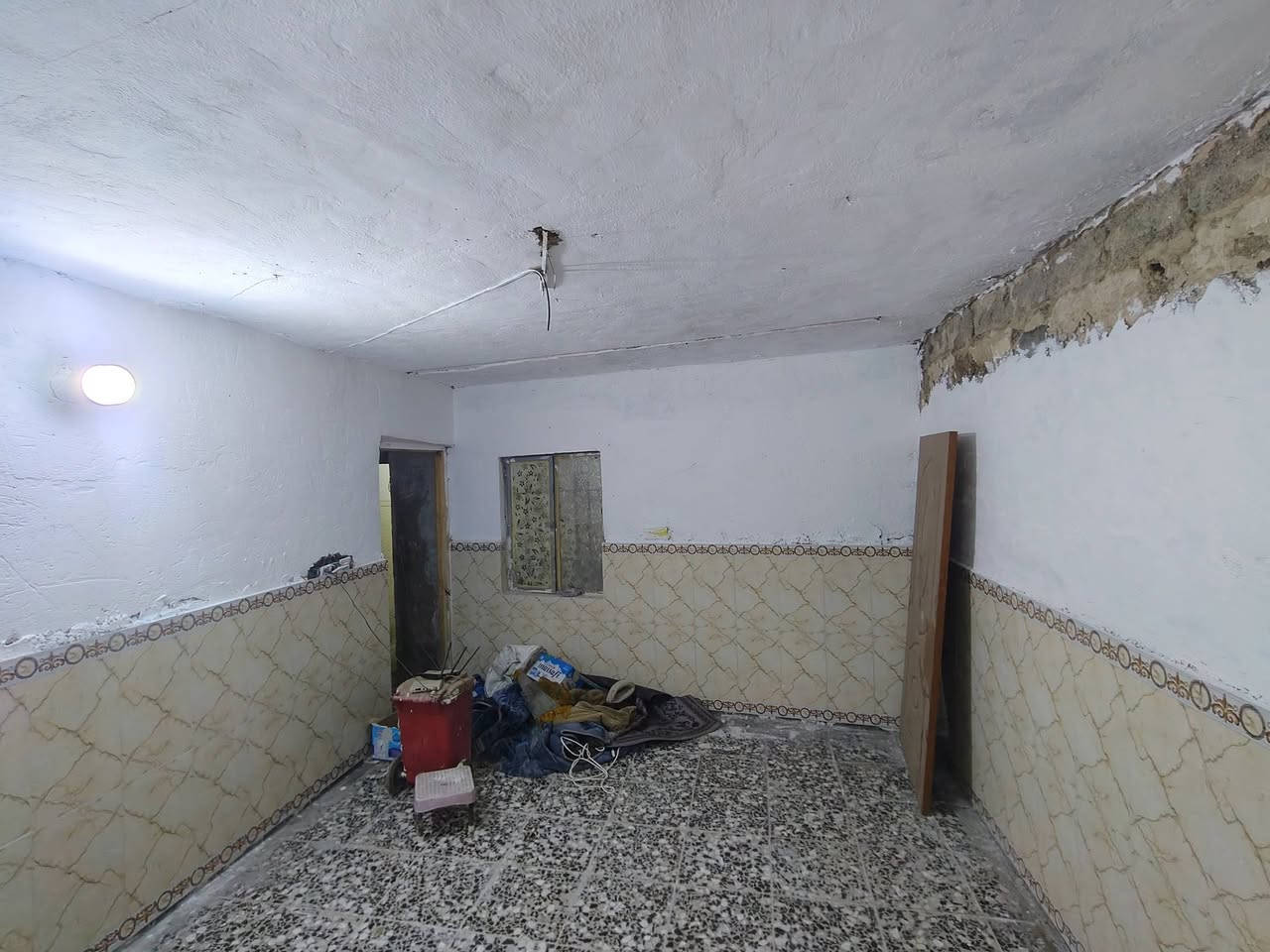 سلام عليكم بيت في سبع الصور للبيع مساحه 50 متر جاهز  مجاري كهرباء  ماء السعر 20  مجال***********
