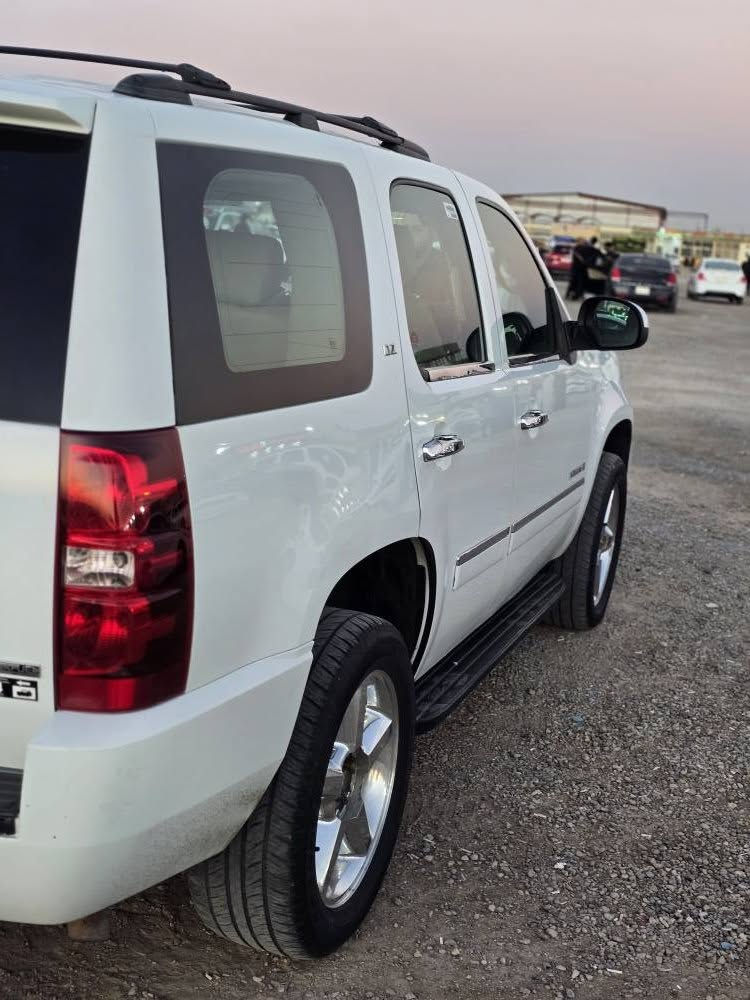 السلام عليكم سيارة تاهو خليجي ابتر LTZ 2010 مكفولة من الضربة والتبديل فول مواصفات كير ومكينه مكفولات مفتوحات فقط كيس وتبديل فلاتر  بيه صبغ كصه البنيد للجماليه والجاملق الخلفي جهة السايق بي صبغ ربع اثر شخط كفاله من الضربة والتبديل وفتح قطع فقط السيارة مال بيت رقم بغداد مشروع وطني مكاني البصرة الهارثة السعر210 
 بيه مجال قليل رقم الهاتف ***********
غير متواجد على الفيس ابو الخصيب, البصرة
