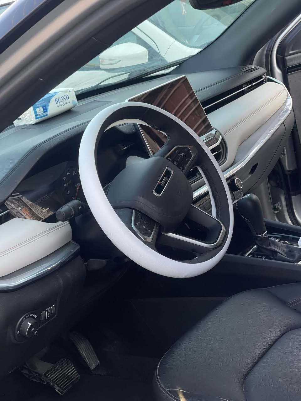 السلام عليكم للبيع فقط
جيب كومباس موديل 2024الطراز الجديد مرقم بصره الجديد ماشية 8الاف
السياره حادثها جاملغ خلفي
البجم بلادي راديترات مروحه تبريد كله
بوضع الشركة
محرك 2000 تيربو 4 سلندر
ماشيه 8الاف زيرو السياره
السياره فئة لمتدد
رادار امامي جانبي
مانع تصادم
بصمة تشغيل
شاشه ايباد كبيره لمس
تبريد قطعتين
فول تحكمات استيرن جهتين امامي خلفي
سايد بريك بصمة
4x4
مانع انزلاق
وباقي المواصفات معروفه للسياره

رقم الهاتف:***********
