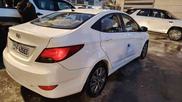 اكسنت خليجي 2017  تحكم حساسات شاشة فتحة  نظيفة كولش كير محرك صدر تدفئة تبريد كله مكفول سنوية جديدة سيارة جاهزة ما تصرف عليها دينار. 
سعرها مناسب لان عندي ظرف ومستعجل على بيعتها
بيها بارد وقطعتين صبغ.
السعر ١٠٥ بيها مجال بسيط.
***********
