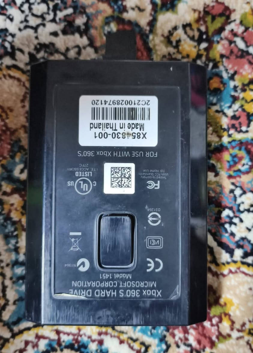 السلام عليكم اكس بوكس 360 كامل الملحقات مع 3 يدات بي 130 لعبه كلها عناوين قويه سعره 120 وبي مجال ومتوفر توصيل  للاستفسار واتساب ***********
