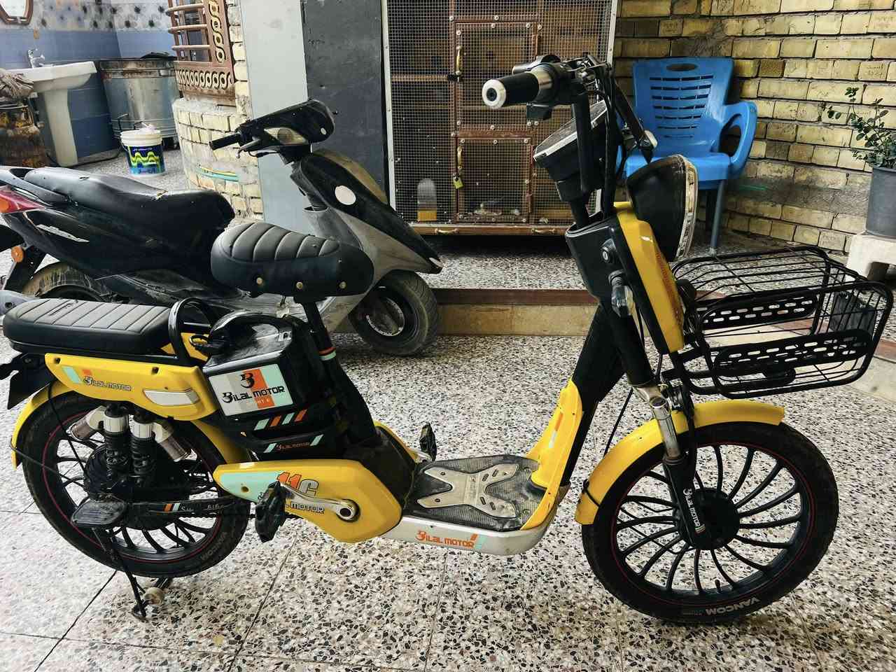 سلام عليكم
دراجه للبيع حجم 20 
اربع بطاريات ￼السعر 275
￼ وبيها مجال بسيط
الرقم ***********
