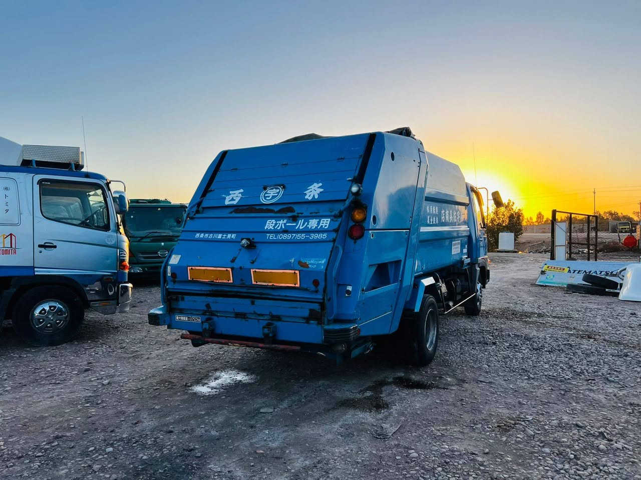 اللهم صل ع محمد وآل محمد 👍🇮🇶🇮🇶
هينو انكر كابسه نفايات كبسه 8 ونص مكعب 
مكينه 6 سلندر بم ونوزل دخول جديد 
 معرض النصر / قضاء النصر / ذي قار 
***********
***********
