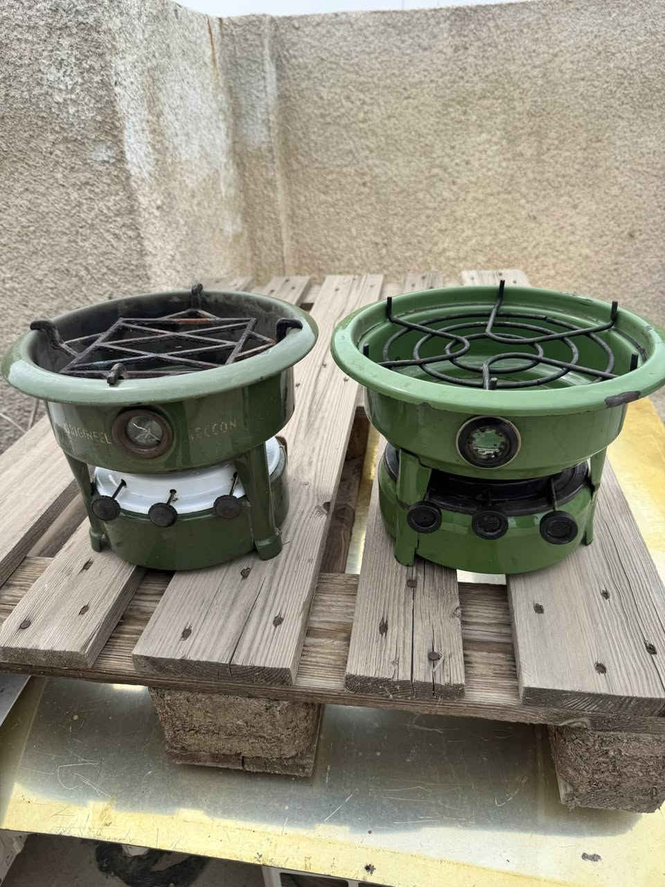 العدد 2 مستعملات قديمات السعر100 وبيهن مجال بسيط


**إذا كنت صاحب هذا الإعلان وتريد حذفه لأي سبب، رجاءا أرسل رسالة إلى الدعم الفني**